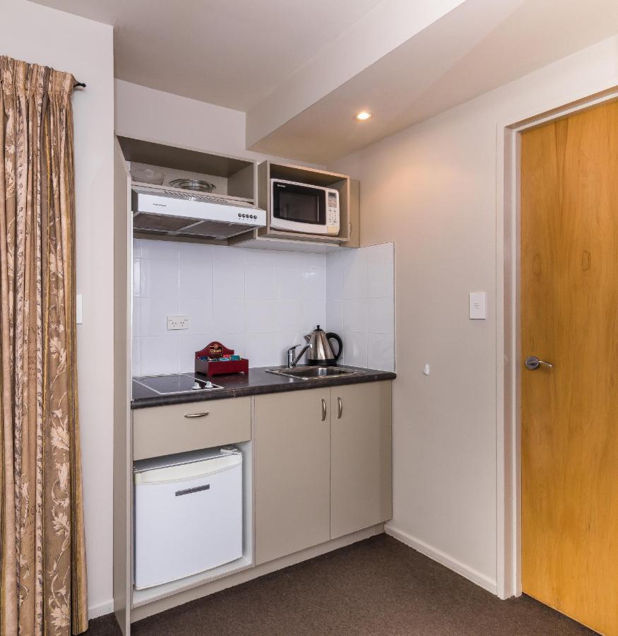 Twin Peaks Lakeside Inn Taupo Ngoại thất bức ảnh