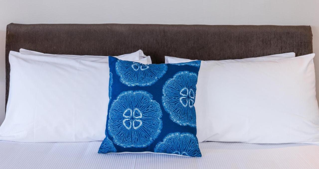 Twin Peaks Lakeside Inn Taupo Ngoại thất bức ảnh