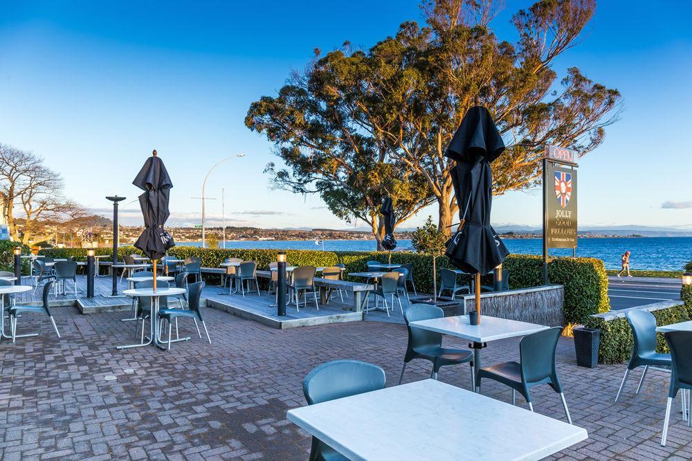 Twin Peaks Lakeside Inn Taupo Ngoại thất bức ảnh