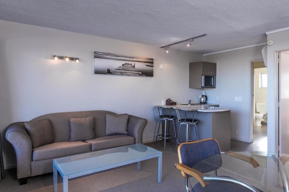 Twin Peaks Lakeside Inn Taupo Ngoại thất bức ảnh
